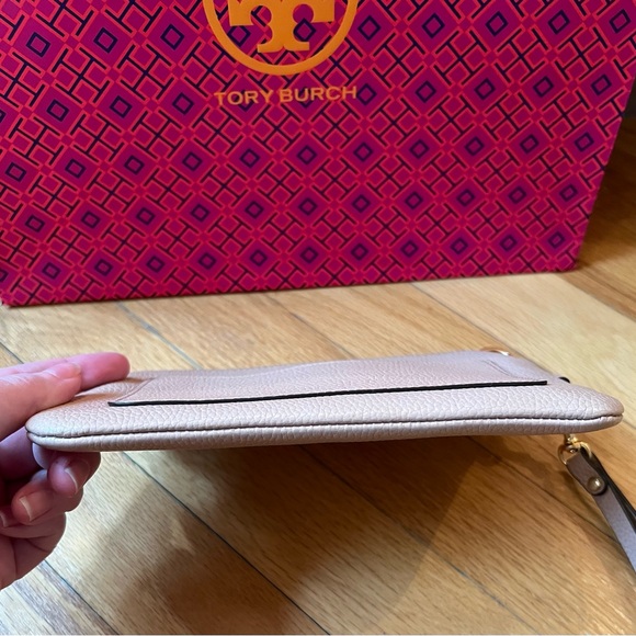 Tory Burch Tan Pebbled Leather Perry Bombe Wristlet - Picture 6 of 13
